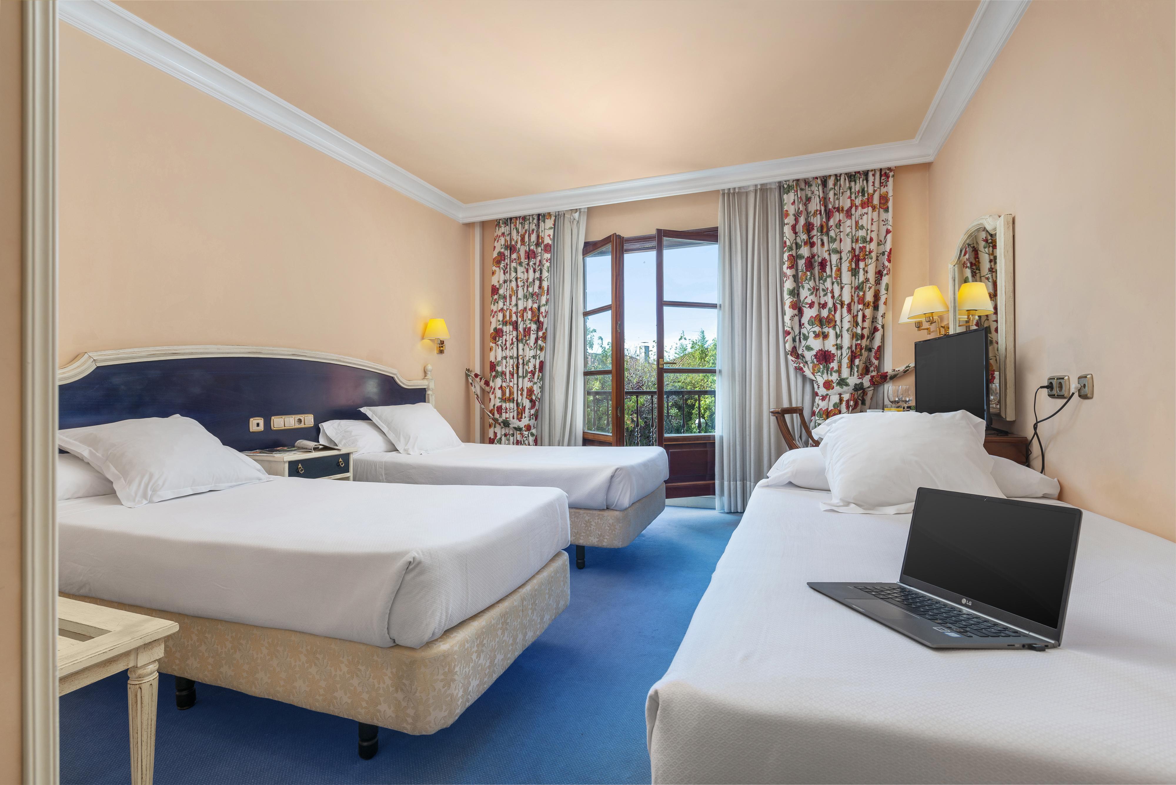 Tryp Bilbao Sondika Hotel Buitenkant foto