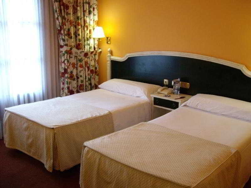 Tryp Bilbao Sondika Hotel Kamer foto