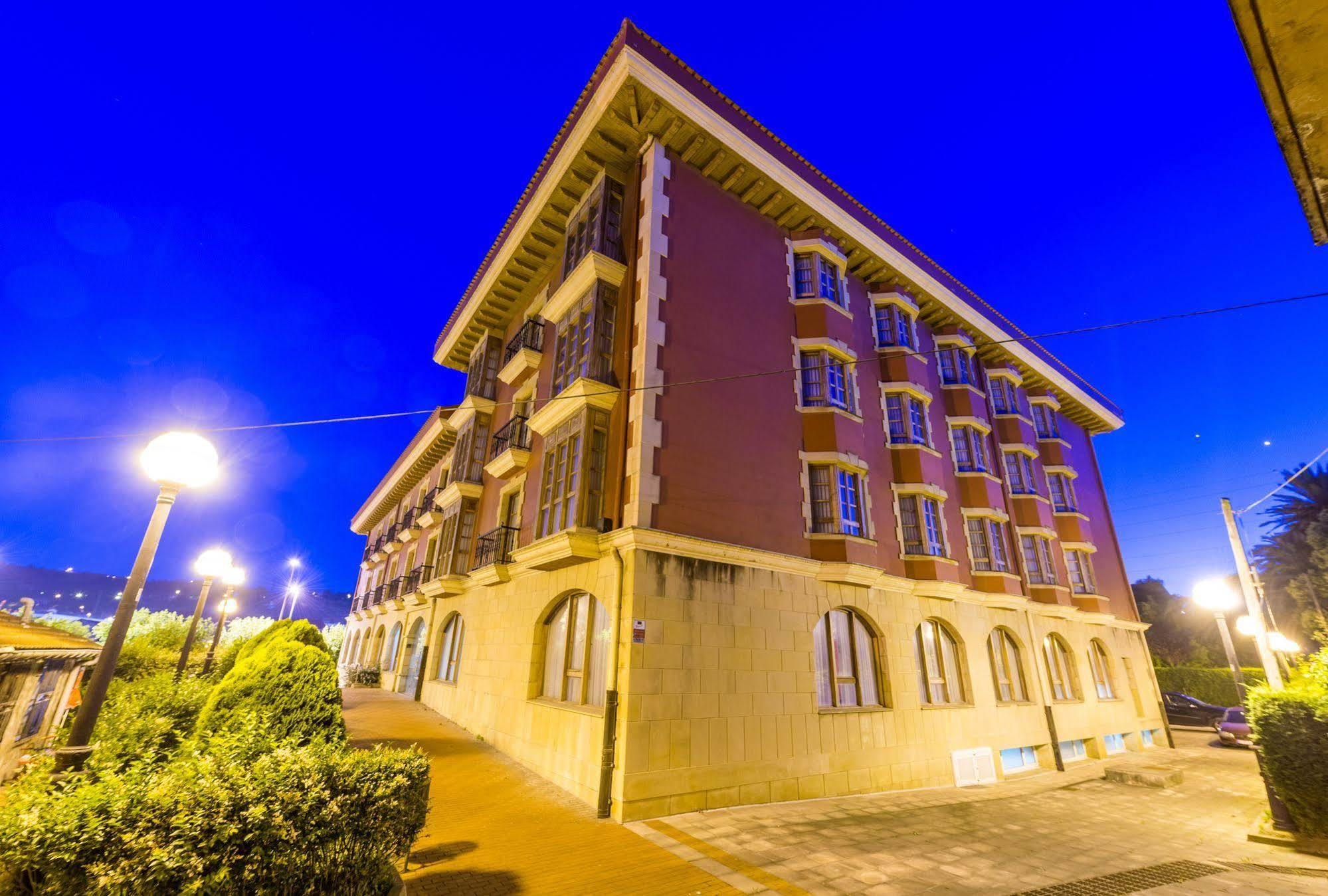 Tryp Bilbao Sondika Hotel Buitenkant foto