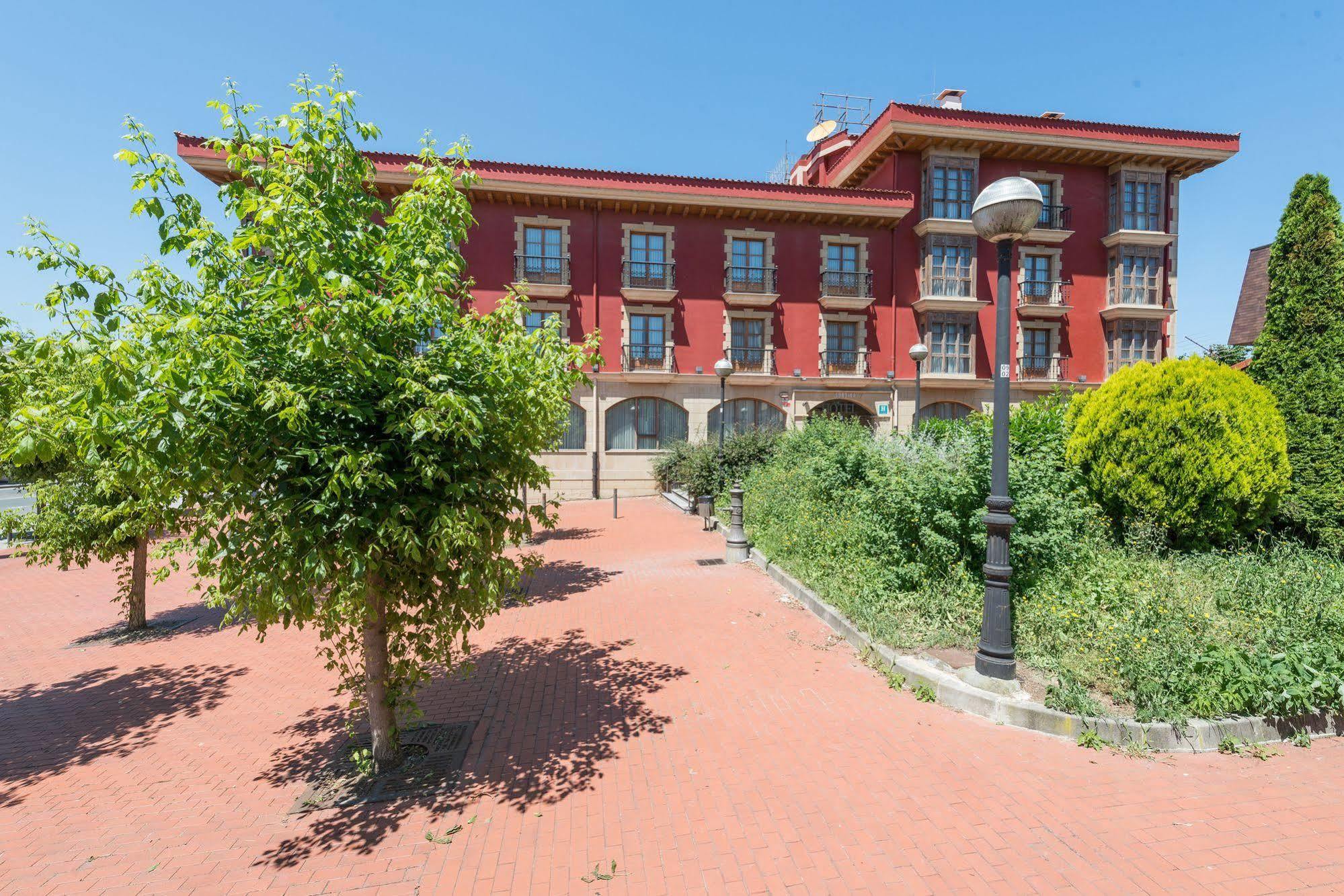 Tryp Bilbao Sondika Hotel Buitenkant foto