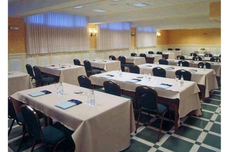 Tryp Bilbao Sondika Hotel Buitenkant foto